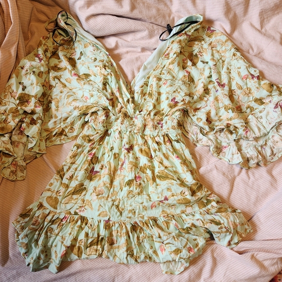 Urban Planet Pants - Butterfly Bell Sleeve Flowy Romper